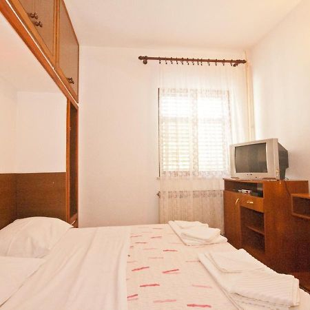 Apartments Surfinia Baska  Bagian luar foto