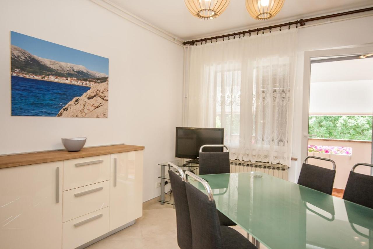 Apartments Surfinia Baska  Bagian luar foto